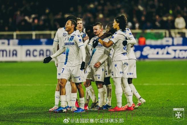 第18轮:朗斯1-0欧塞尔 集锦 第18轮:朗斯1-0欧塞尔 集锦